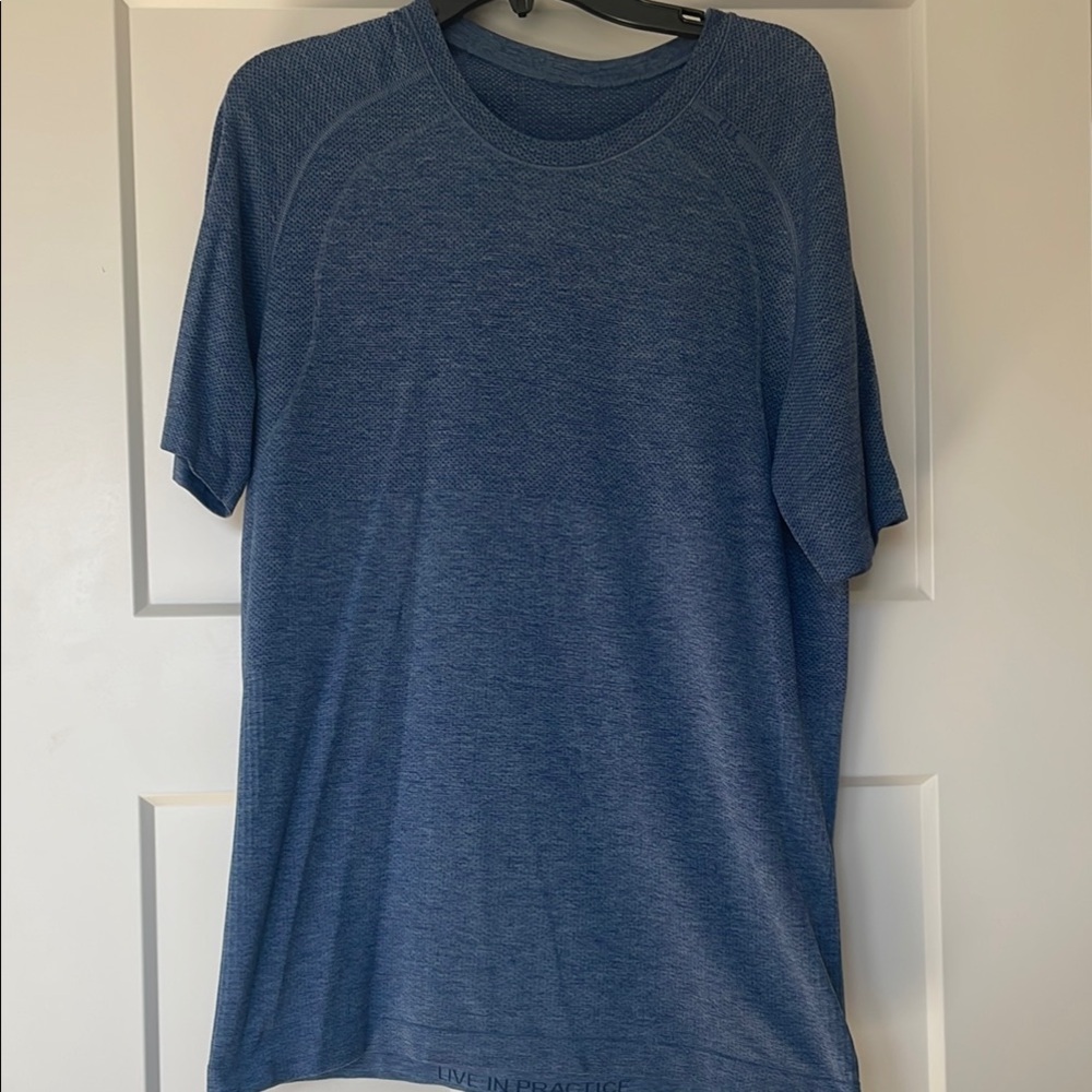 Lululemon Men's Blue Shirt, size small, Excellent Condition